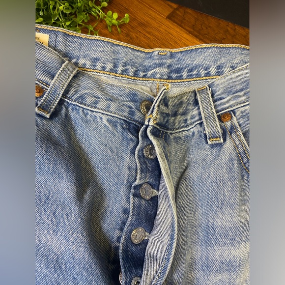 Men’s Levi's 501 90’s Light Blue Straight Jeans - Picture 4 of 8